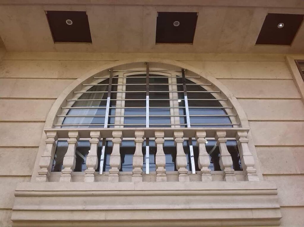 حفاظ پنجره با متریال استیل